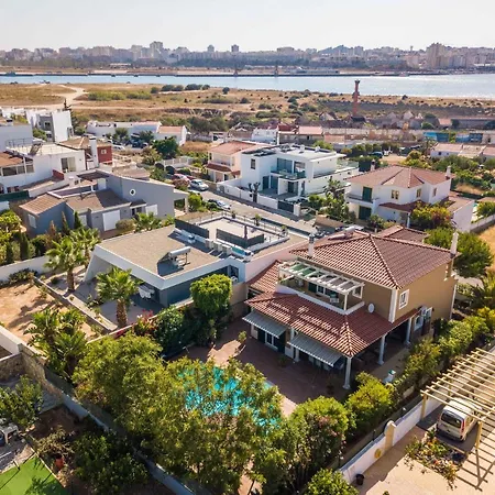 Ferragudo, Piscina E Mesa De Bilhar! *