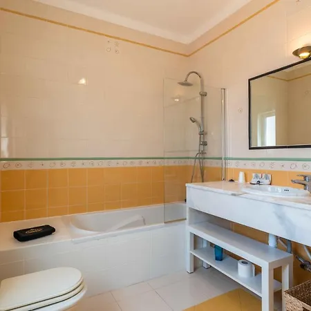 Ferragudo, Piscina E Mesa De Bilhar!